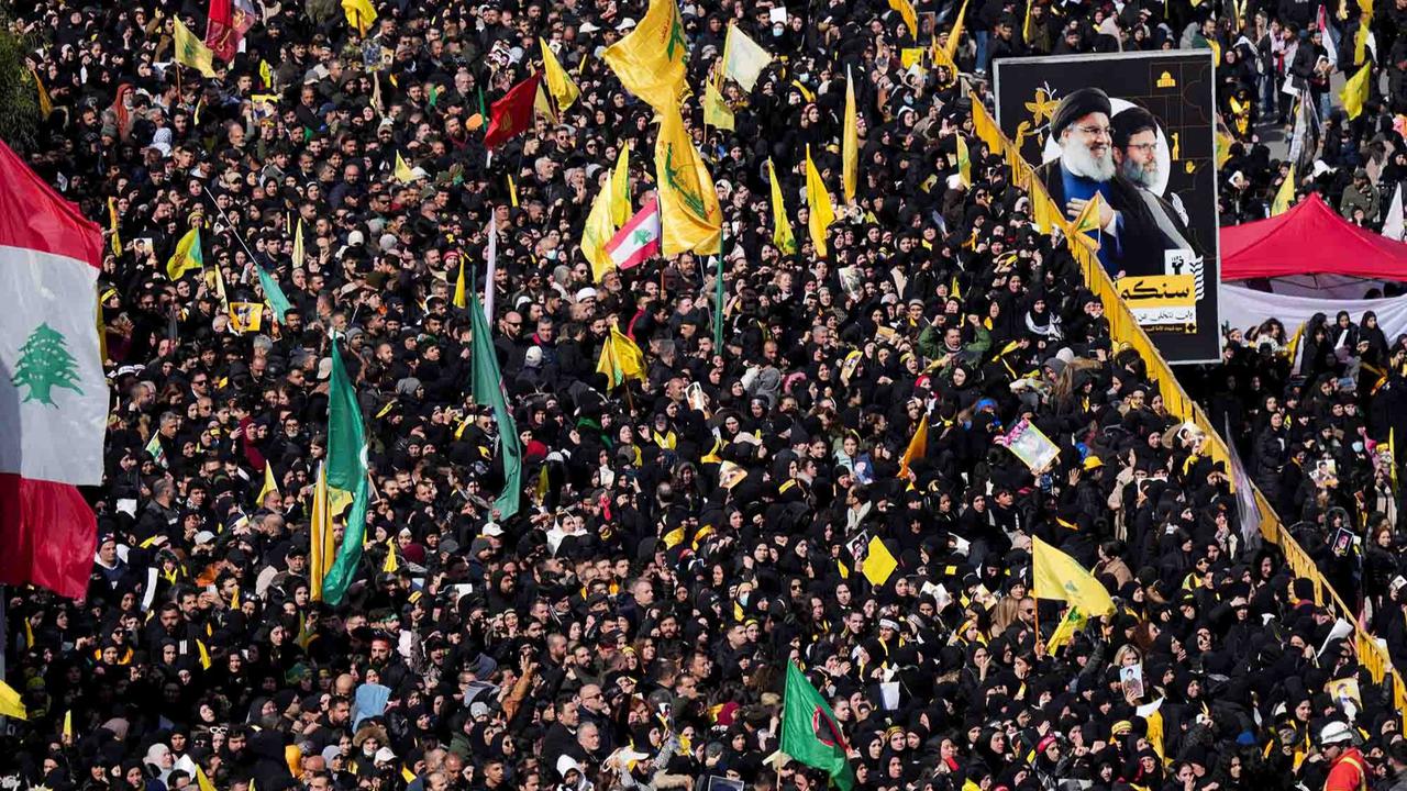 FOTO: Ribuan Warga Hadiri Pemakaman Pemimpin Hizbullah Hassan Nasrallah dan Wakilnya Sayyed Hashim Safieddine