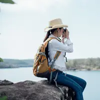 Ilustrasi solo traveling./copyright freepik.com/jcomp