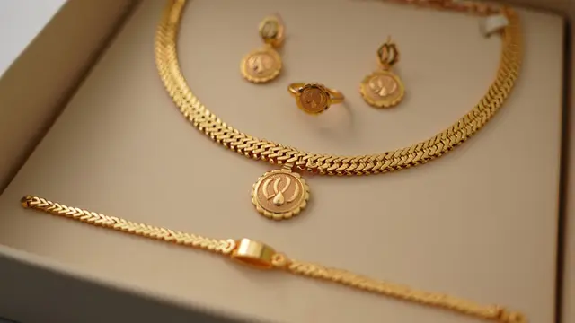 Model Satu Set Perhiasan Emas Padi/Ilustrasi oleh AI