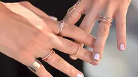 Cara Pakai Cincin Tumpuk yang jadi Trend Saat ini