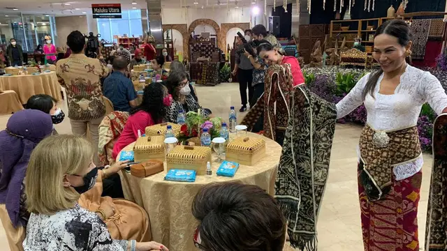 Ayu Rosan yang juga istri Duta Besar RI untuk Amerika Serikat (AS) itu memprakarsai GIAT bersama rekan-rekannya.