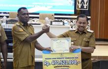 Pemkot Jayapura Beri Penghargaan Lima Kampung Berkinerja Terbaik, Ini Rinciannya