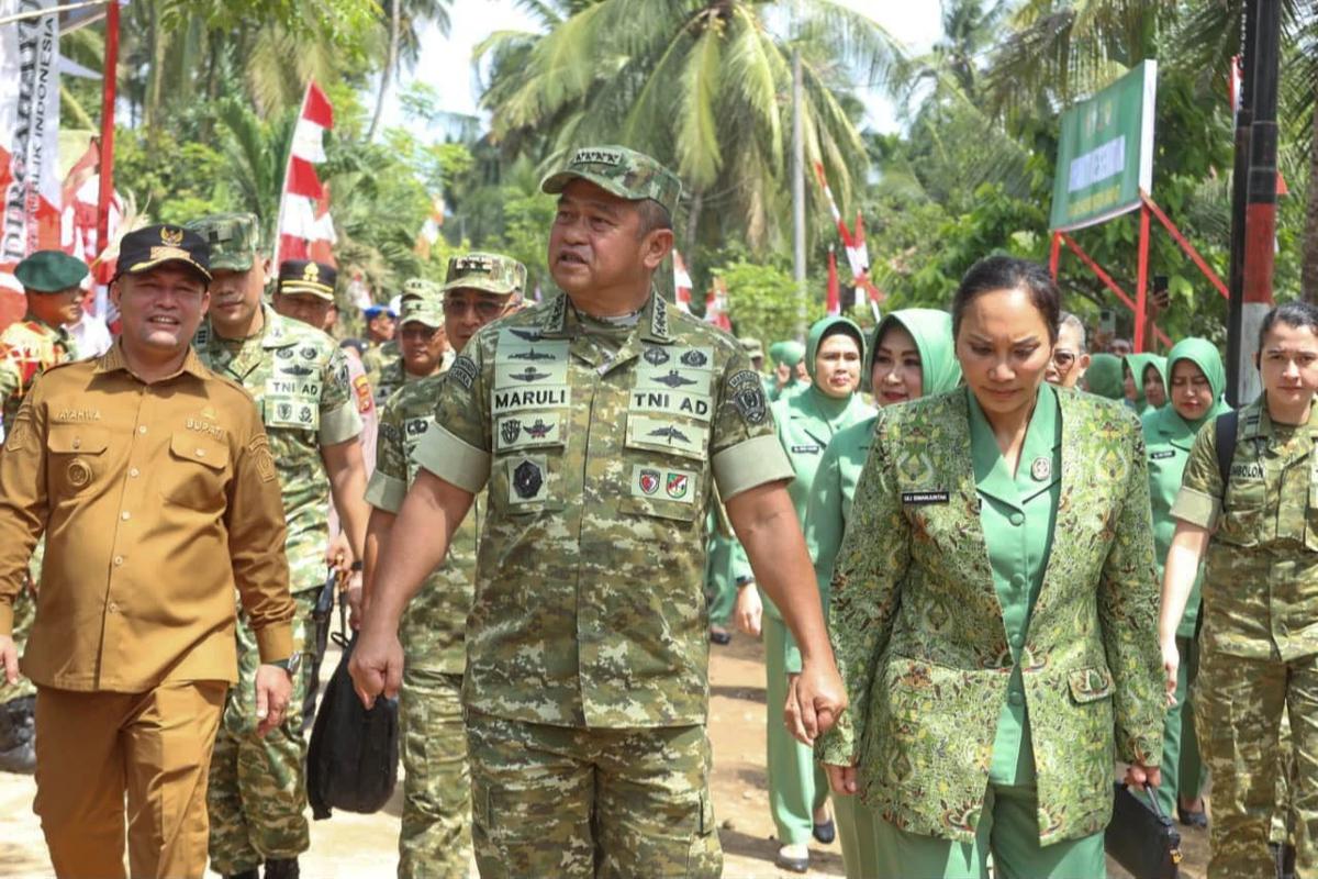 FOTO: Kasad Resmikan Jembatan Gantung Garuda di Aceh