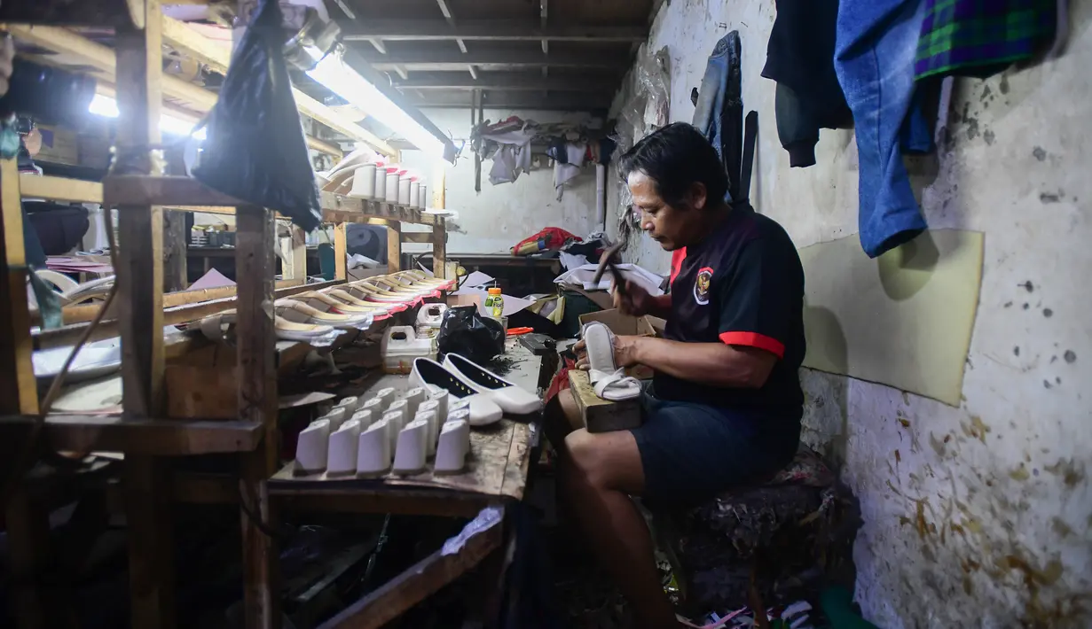 Hingga kini, penurunan omzet bisa mencapai 70 persen dari biasanya. (merdeka.com/Arie Basuki)