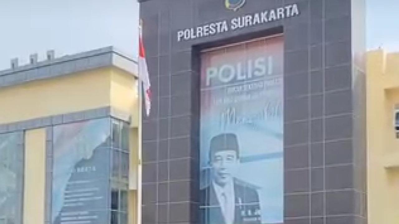 Jadi Sorotan, Poster Jokowi di Mapolresta Surakarta Diturunkan