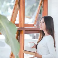 Ilustrasi perempuan cantik | copyright freepik.com/jcomp