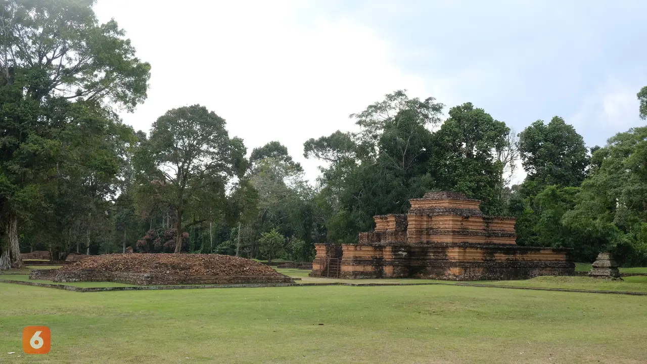 Kompleks Candi Muaro Jambi