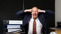 7 Lagu yang Enak Didengarkan Setelah Kena Omel Bos