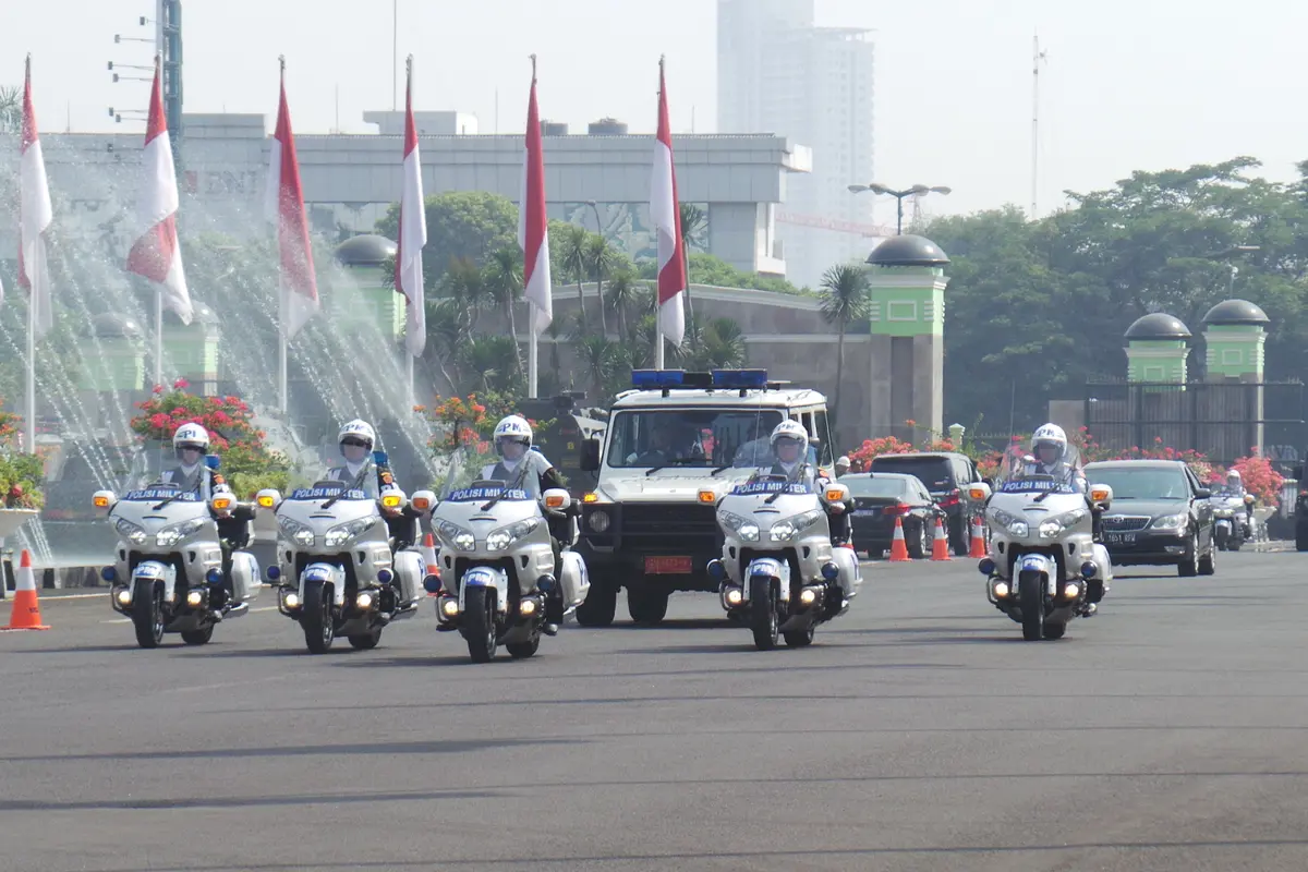 Gagahnya Rangkaian Kendaraan Pengawal Presiden Jokowi