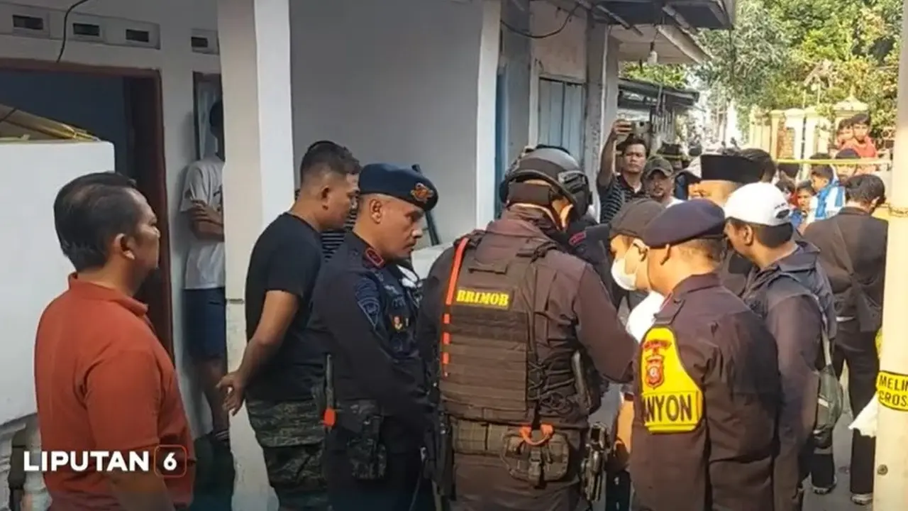 Densus 88 geledah rumah warga terkait ledakan di Tasikmalaya