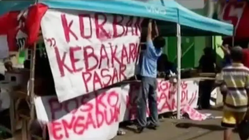 VIDEO: Protes Korban Kebakaran Pasar Limbangan