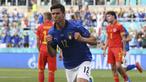 Timnas Italia memetik kemenangan ketiganya saat mengalahkan Wales 1-0, Minggu (20/6/2021) malam WIB dalam laga terakhir Grup A Euro 2020 (Euro 2021) di Olimpico Stadium, Roma. Italia lolos ke 16 Besarsebagai juara grup dengan poin 9 diikuti Wales sebagai runner-up. (Foto: AP/Pool/Alberto Lingria)