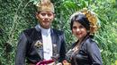 <p>Merayakan HUT RI ke-77, Annisa Pohan bersama Agus Harimurti Yudhoyono menghadiri upacara kenegaraan secara virtual. Berbalut pakaian adat Bali, penampilannya begitu megah dan menawan. (Foto: Istimewa/ Bintang Radityo).</p>