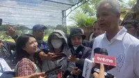 Calon presiden (Capres) nomor urut 3 Ganjar Pranowo bertemu dengan sekelompok anak muda di Klaten, Jawa Tengah. (Liputan6.com/Radityo Priyasmoro)