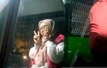 VIDEO: Momen ASN Jadi Tersangka Kasus Korupsi Rp444 Juta, Malah Senyum-Senyum Sambil Pose Dua Jari