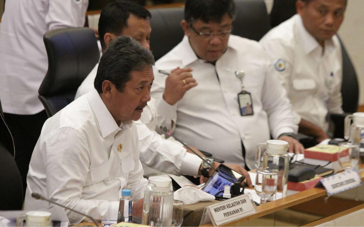 Rapat kerja Komisi IV DPR dengan Menteri KKP Sakti Wahyu Trenggono