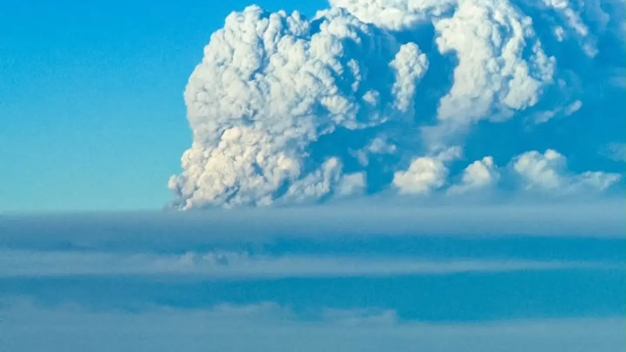 Aktivitas vulkanik Anak Krakatau diabadikan seorang pilot sekaligus pehobi fotografi udara. (Liputan6.com/Istimewa).