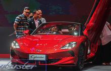 FOTO: Hari Pertama Dibuka, Ribuan Pengunjung Serbu Pameran Otomotif GIIAS 2024