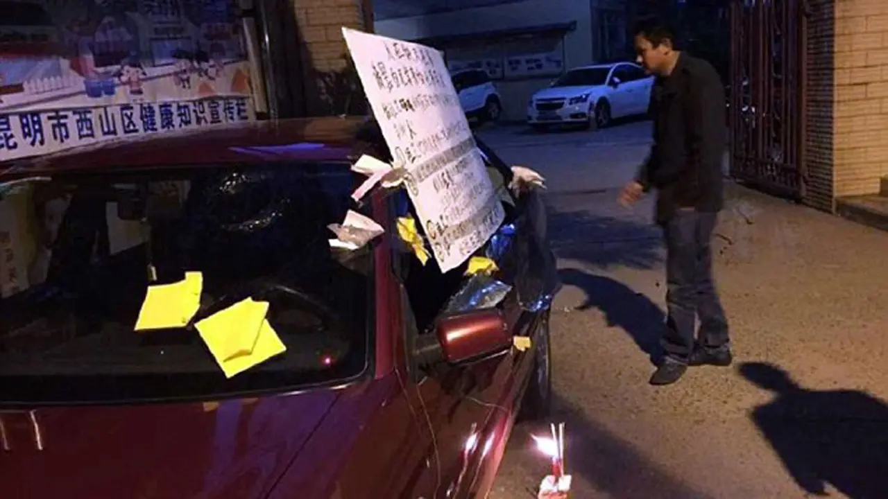 Kutukan Pria China yang Pecahkan Jendela Mobilnya 