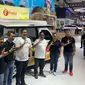 Astra Daihatsu apresiasi pelanggan setia pelaku bisnis Fruitylicious yang menggunakan Gran Max selama 12 tahun. (Liputan6.com/Khizbulloh Huda)