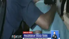 Hingga Rabu pagi, polisi menggunakan bantuan robot untuk melakukan penyisiran dan sterilisasi bahan peledak di rumah terduga teroris.