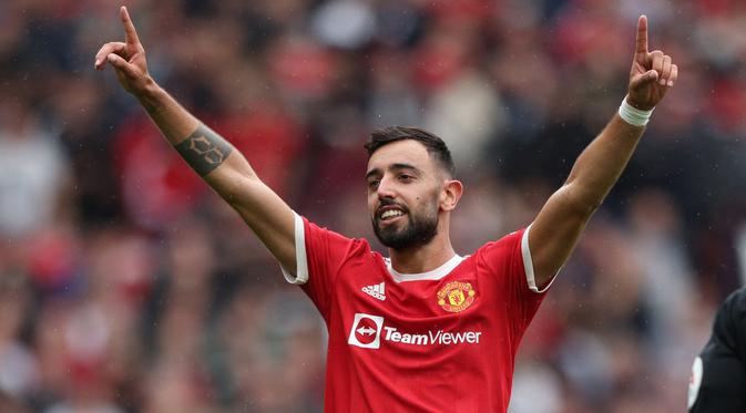 Bruno Fernandes saat ini menjadi pemain vital di skuat Manchester United. Didatangkan dari Sporting CP pada transfer musim dingin 2020, Setan Merah harus merogoh kocek sebesar 63 juta euro. Sejauh ini, Bruno telah mencetak 45 gol dan 24 assist dalam 104 laga bersama MU. (AFP/Adrian Dennis)