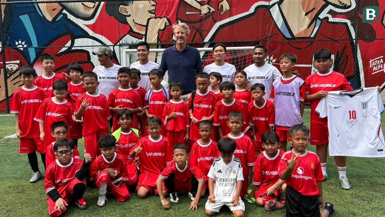 Legenda Manchester United (MU) dan Timnas Belanda, Edwin van der Sar, kembali menyambangi Indonesia.