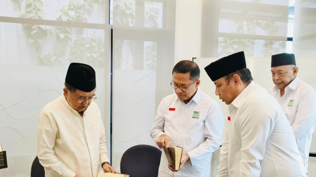 Sinar Mas Perkuat Literasi Keimanan Umat Melalui Wakaf Al Quran kepada DMI