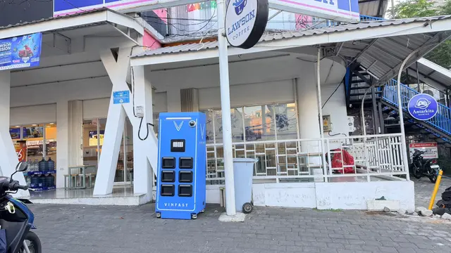 Titik BBS VinFast di parkiran Lawson Jalan Sumbersari, Kota Malang (Nurrohman Sidiq)