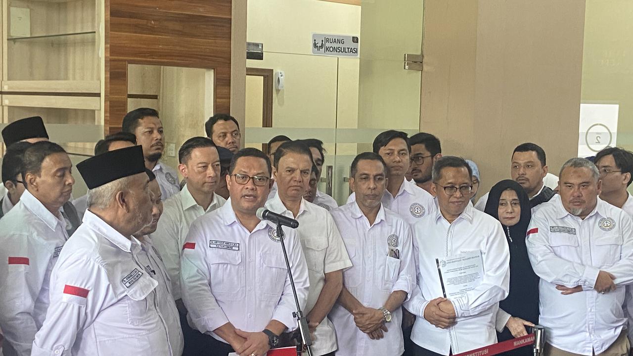Ketua Tim Hukum Anies-Cak Imin (AMIN) Yusuf Amir di Gedung 3, Kantor Mahkamah Konstitusi (MK), Jakarta, Kamis (21/3/2024).