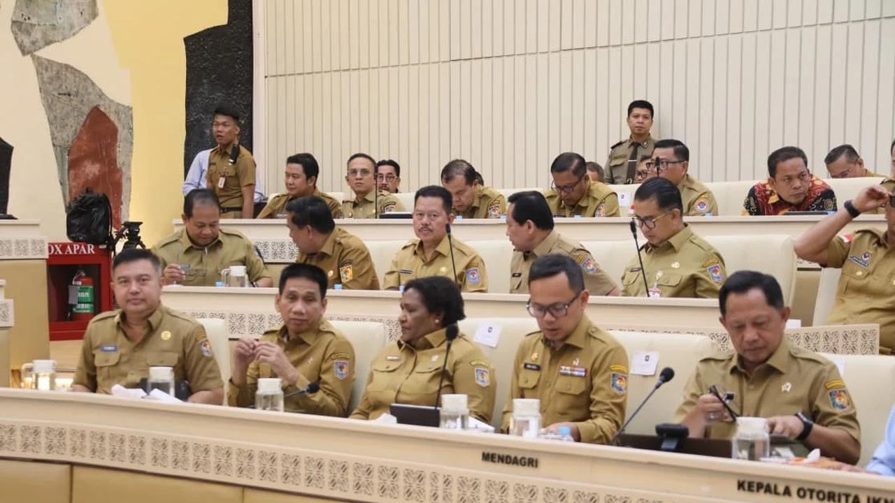 Mendagri Tito Karnavian saat Rapat Kerja dan Rapat Dengar Pendapat bersama Komisi II DPR RI