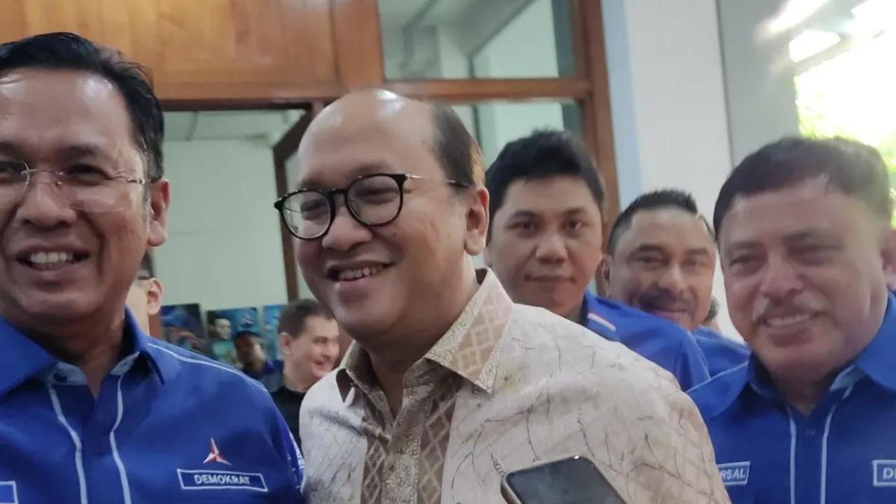 Wakil Menteri BUMN Rosan Roeslani tiba-tiba mendatangi Kantor DPP Partai Demokrat di Jalan Proklamasi, Jakarta Pusat, Selasa (24/10).