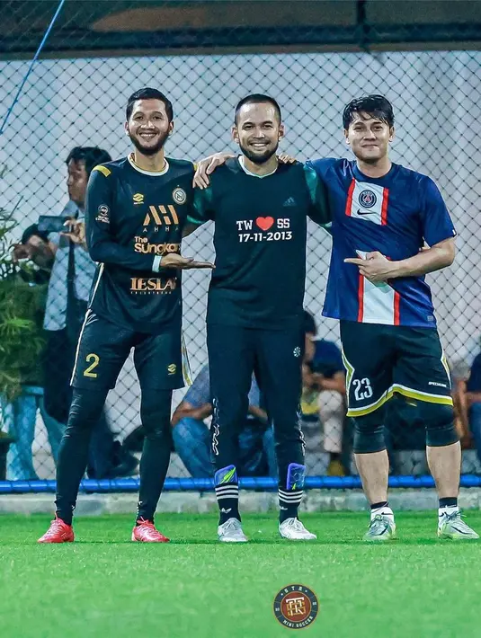 <p>"Udah sama kayak @pratamaarhan8 belum?? 😁😜#TWloveSS," tulis teukuwisnu sebagai keterangan foto. [Instagram/teukuwisnu]</p>