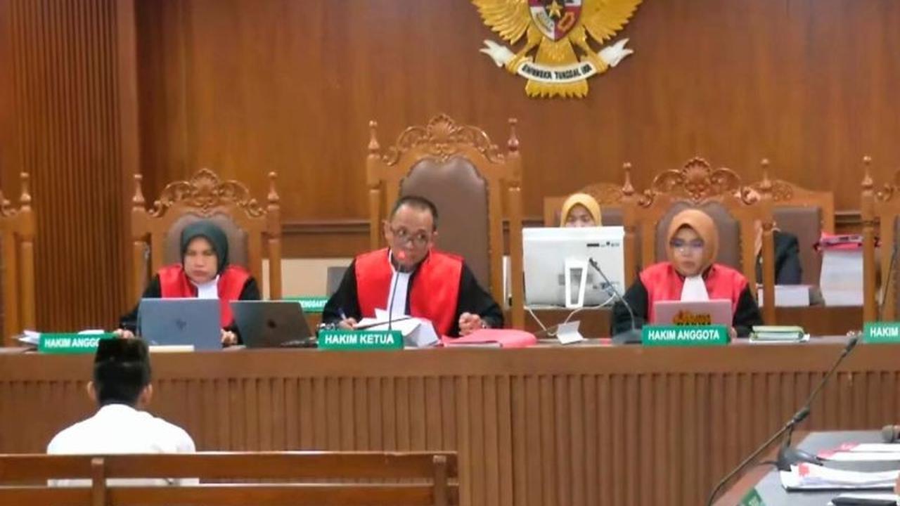 Dua Terdakwa Didakwa Perusakan Mobil Kemendagri Saat Demo Agustus, Rugikan Negara Ratusan Juta