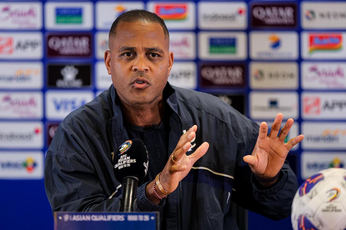 FOTO: Patrick Kluivert Yakin Indonesia Akan Menang Lawan China