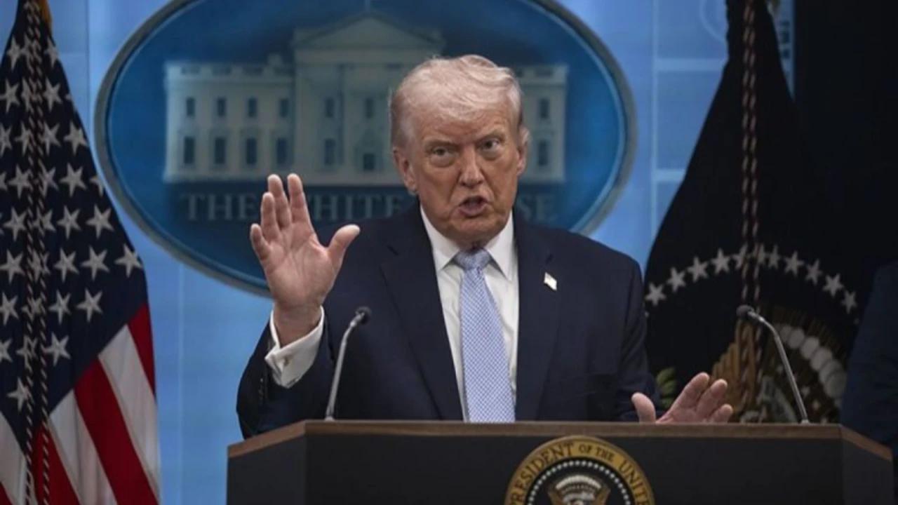 Trump Peringatkan Paus Leo soal Ancaman Senjata Nuklir Iran