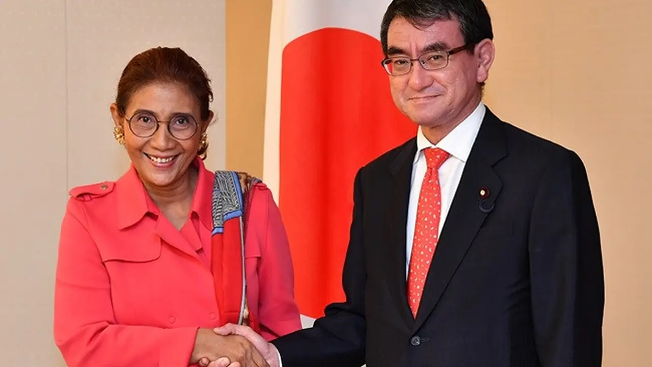 Menteri Kelautan dan Perikanan Susi Pudjiastuti dan Menlu Jepang Taro Kono (Dok Foto: Humas Kementerian Kelautan dan Perikanan)