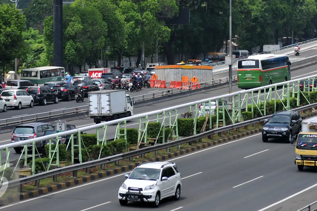 20151228-Lalu-Lintas-Jakarta-YR