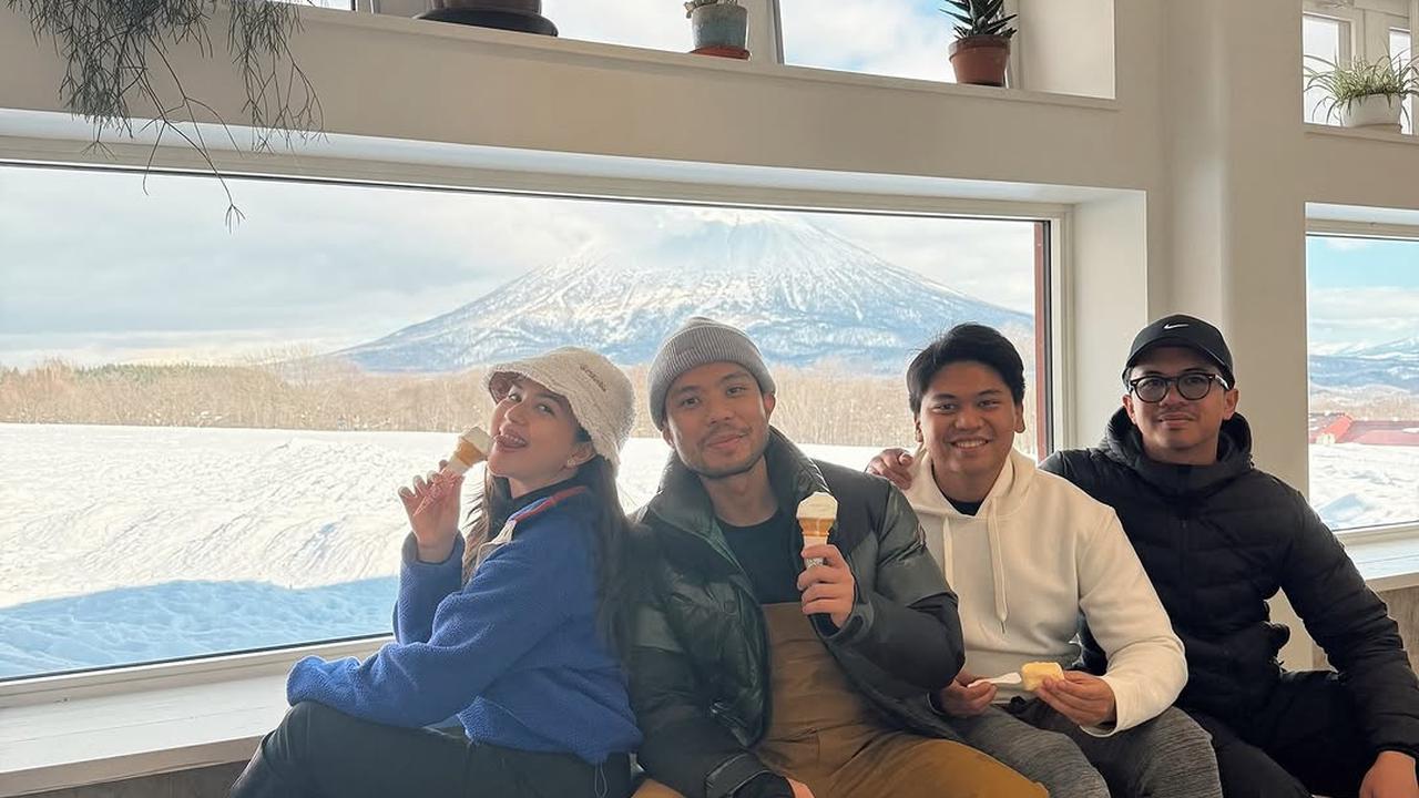 Potret Jessica Mila Menikmati Salju Bertiga Bersama Kyarra dan Yakup Hasibuan di Niseko, Jepang