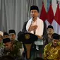 Presiden Joko Widodo memberi sambutan saat menghadiri pembukaan musyawarah nasional dan konferensi besar Nahdlatul Ulama di Banjar, Jawa Barat, Rabu (27/2). (Liputan6.com/Angga Yuniar)