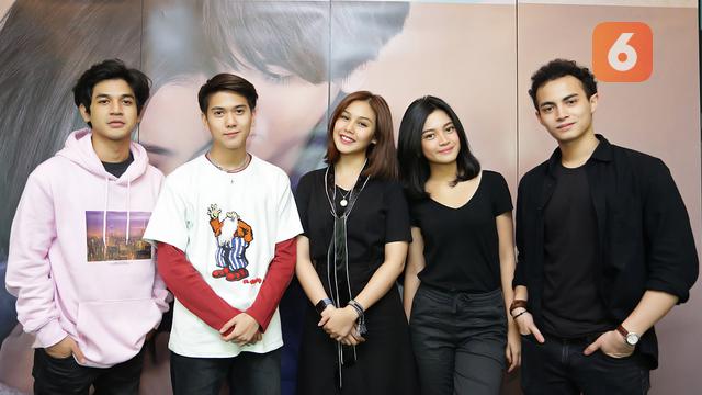 [Fimela] Vanesha Prescilla dan Iqbaal Ramadhan Visit Film Milea