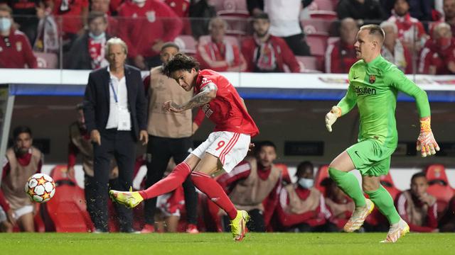 Foto: Barcelona Jadi Juru Kunci Grup E usai Keok 0-3 di Kandang Benfica dalam Matchday Kedua Liga Champions 2021 / 2022