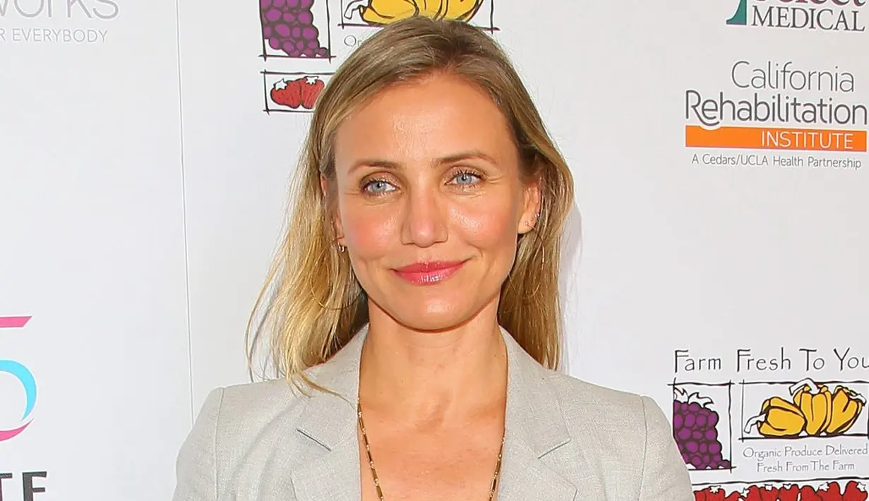 "Cameron Diaz tidak pensiun dari apapun," tulis Selma Blair. (AOL.com)