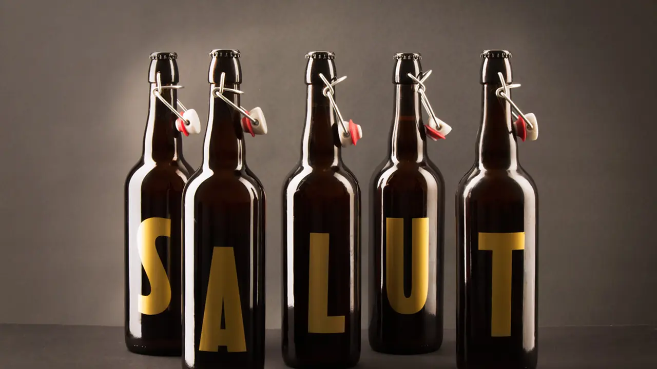 Salut! (Karya: Estudi Walabi)