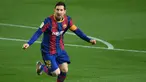 Lionel Messi saat ini tengah menjalani kariernya di Amerika Serikat bersama Inter Miami. Bintang asal Argentina itu memiliki banyak rekan setim selama bertahun-tahun, baik yang bagus maupun yang buruk. Saat ini ada beberapa dari mereka yang berstatus bebas kontrak pada tahun 2024. Berikut ini enam mantan rekan setim Lionel Messi yang berstatus bebas kontrak pada 2024. (LLUIS GENE / AFP)