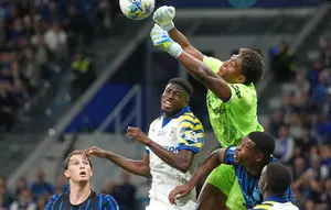Juventus Dapat Pesaing Baru, PSG Juga Dekati Kiper Parma
