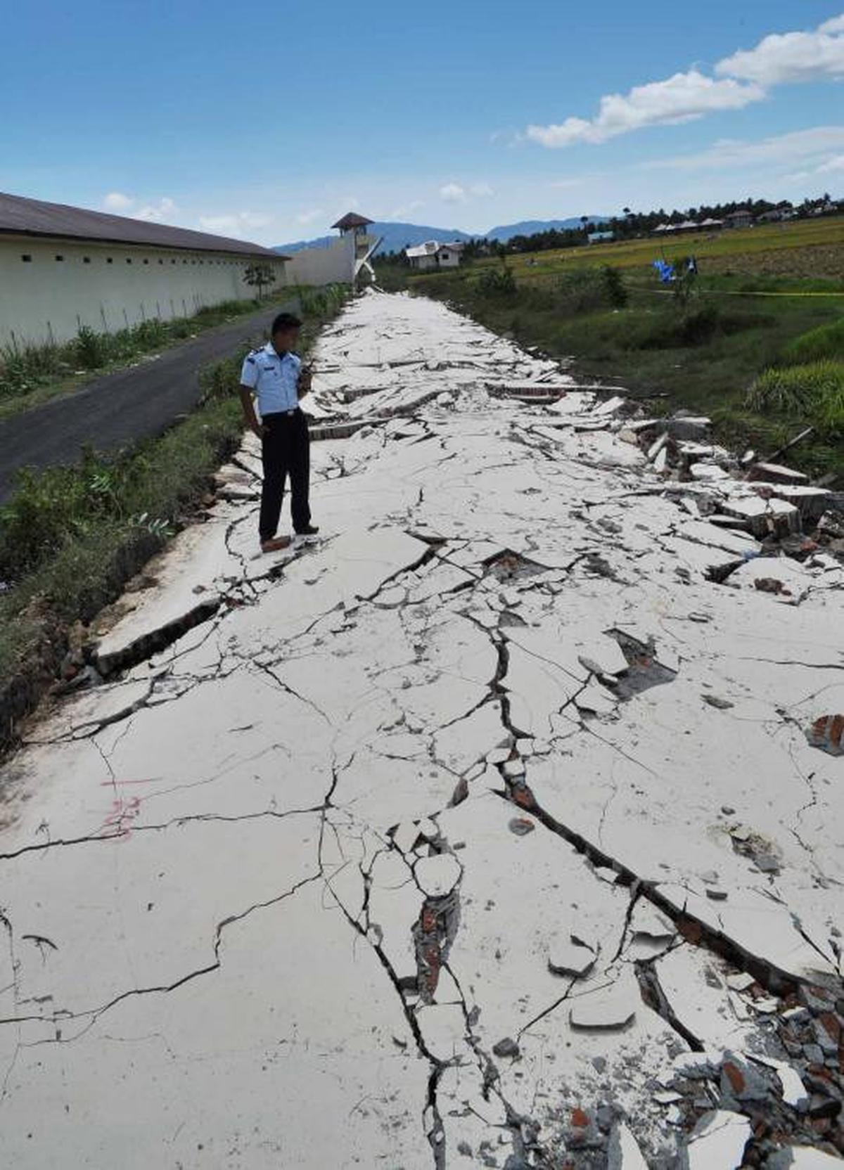 Tembok lapas di Banda Aceh ambruk akibat gempa