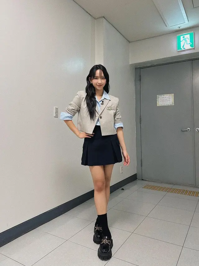 Sukses Jadi Idol K-Pop, 6 Potret Outfit Dita Karang yang Makin Mirip Warga Lokal