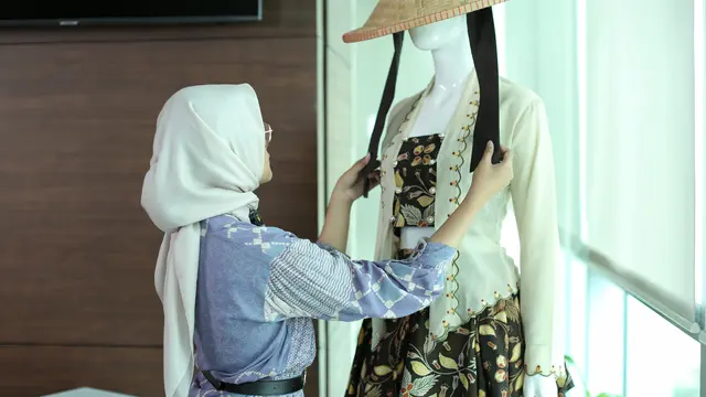 Adelia Dwi Azkia Rahma kain talibu