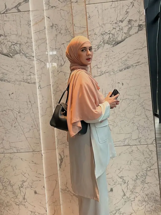 Look Andalan Paula Verhoeven (Instagram/@paula_verhoeven)